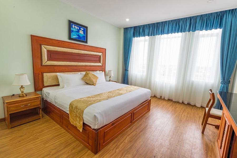 Kampong Thom Royal Hotel Exterior photo