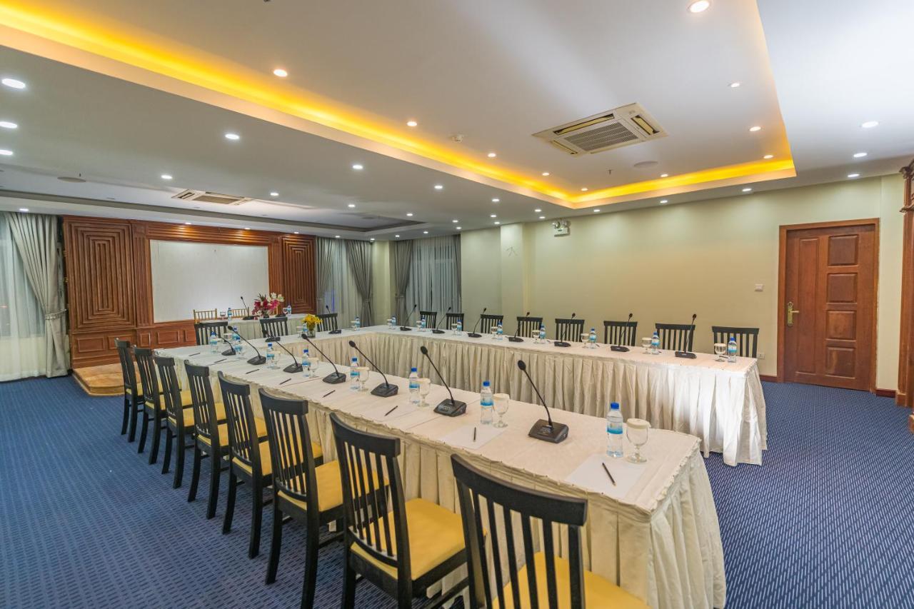 Kampong Thom Royal Hotel Exterior photo