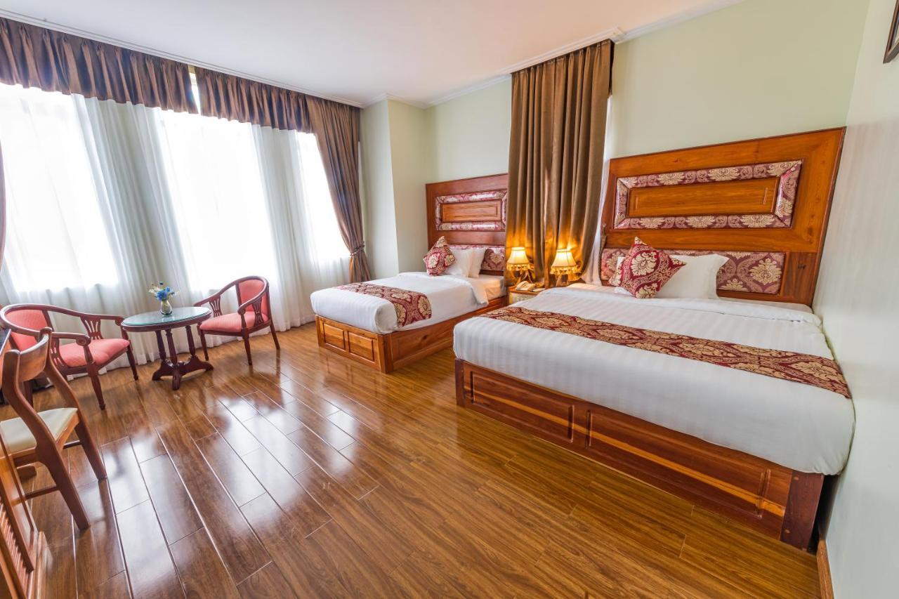 Kampong Thom Royal Hotel Exterior photo